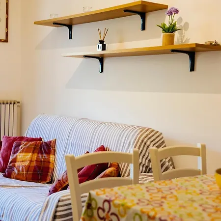 Casa Il Faro Apartment *
